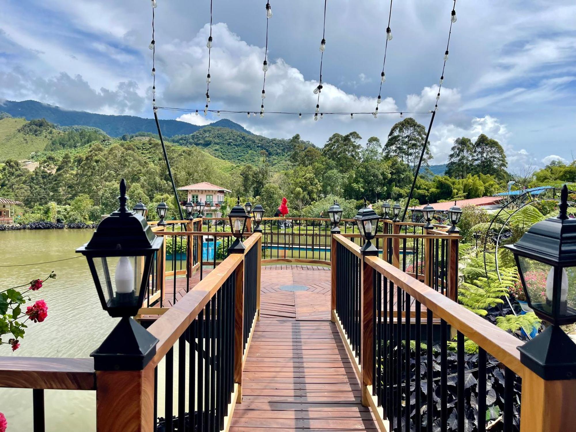 Hotel Lago Valdivia 贾丁 外观 照片