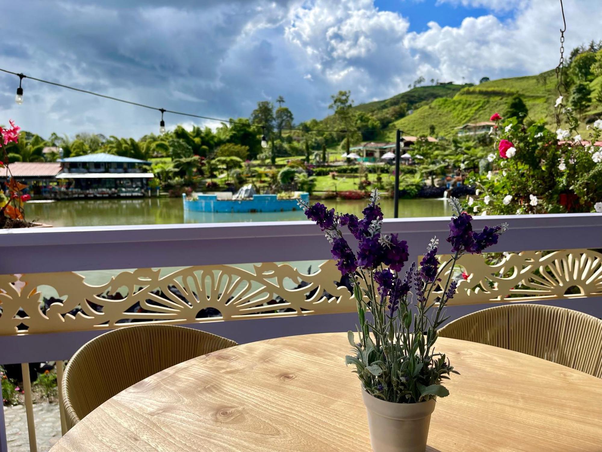 Hotel Lago Valdivia 贾丁 外观 照片